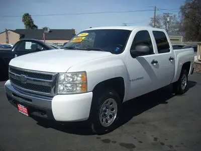 2009 Chevrolet Silverado 1500 1LT Crew Cab photo 2