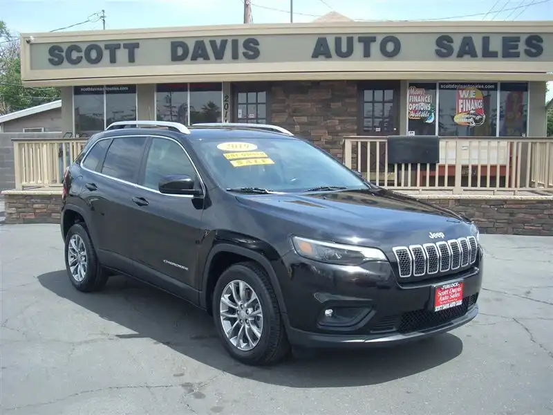 2019 Jeep Cherokee Latitude Plus's photo