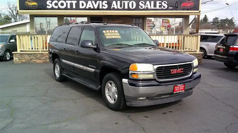 2005 GMC Yukon 2WD 1/2 Ton SLE's photo
