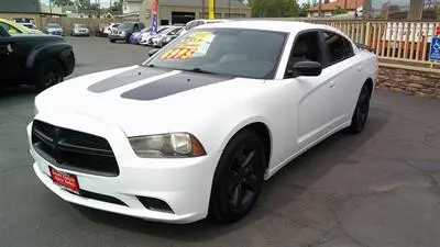 2012 Dodge Charger SE photo 2