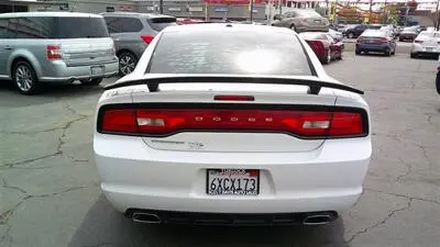 2012 Dodge Charger SE photo 3