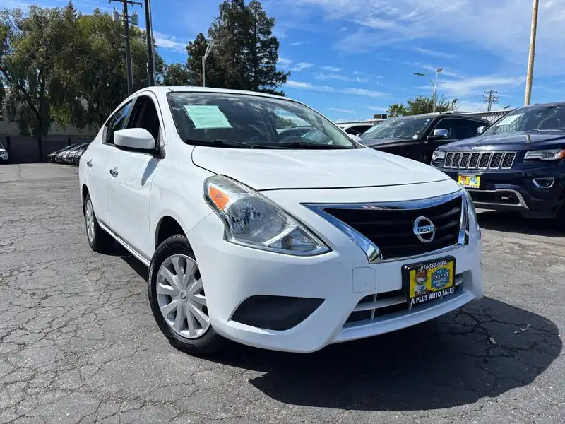2018 Nissan Versa 1.6 SV CVT's photo