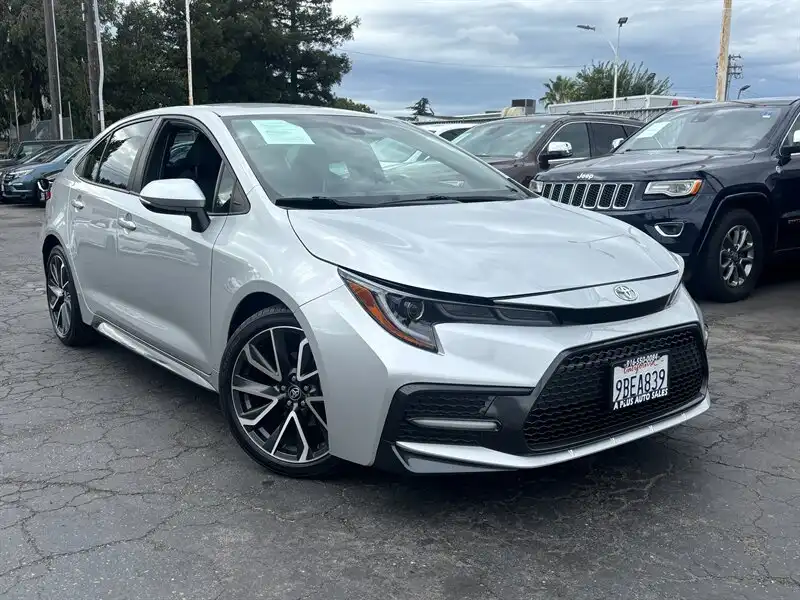 2020 Toyota Corolla SE AT's photo