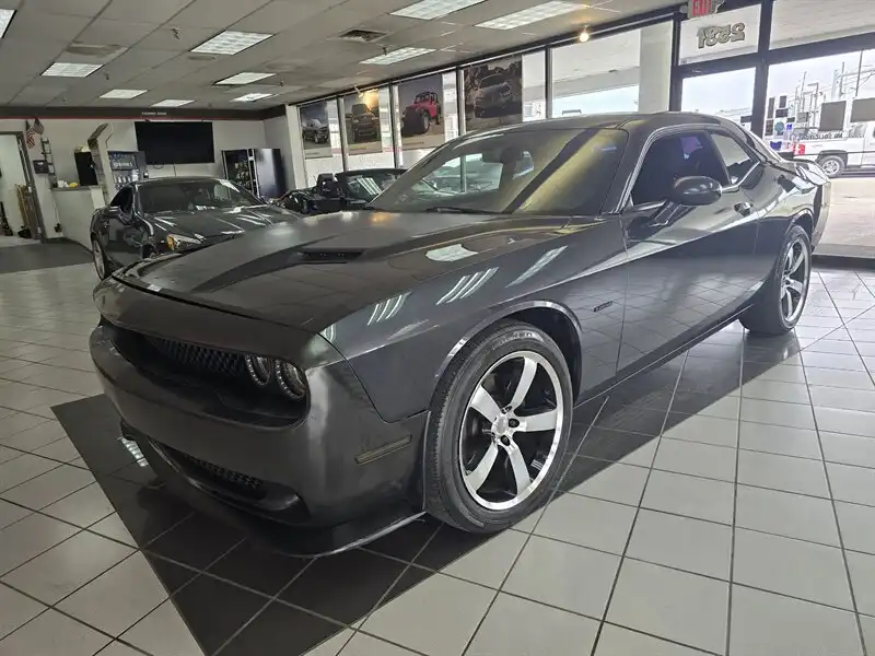 2017 Dodge Challenger R/T's photo
