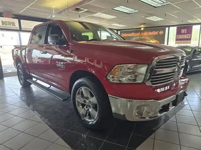 2015 RAM 1500 Big Horn/Lone Star 4x4 Crew Cab photo 3