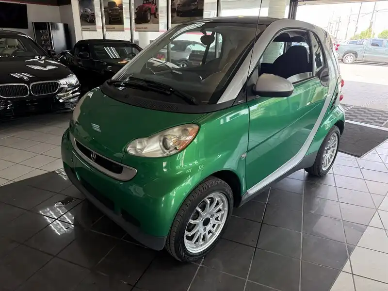 2011 smart fortwo pure's photo