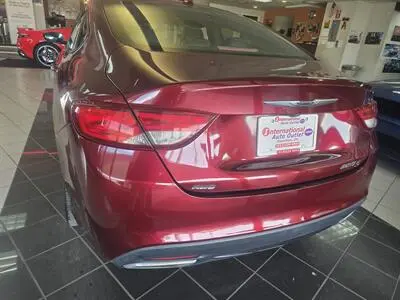 2016 Chrysler 200 S AWD photo 5