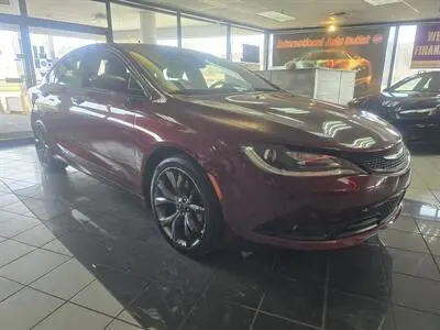 2016 Chrysler 200 S AWD photo 3