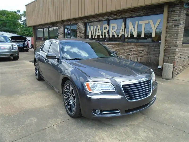 2014 Chrysler 300 Uptown Edition's photo