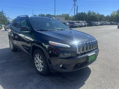 2014 Jeep Cherokee Latitude SUV photo 3