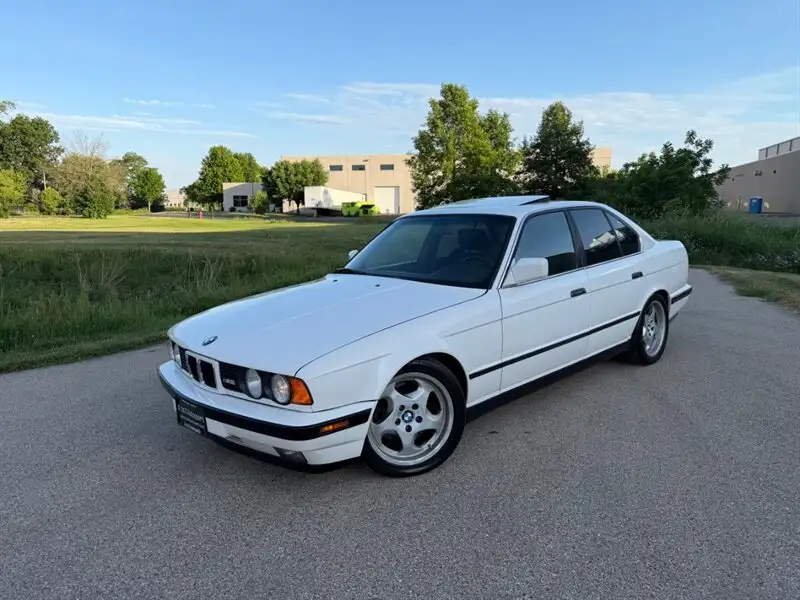 1991 BMW M5's photo