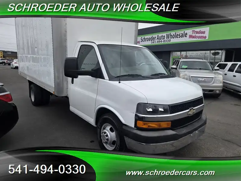 2011 Chevrolet Express's photo