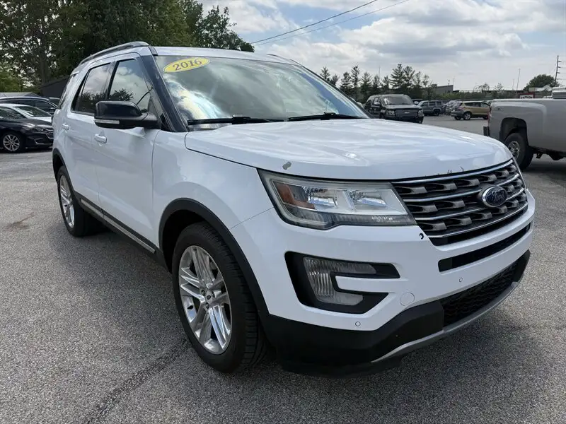 2016 Ford Explorer XLT 4WD's photo