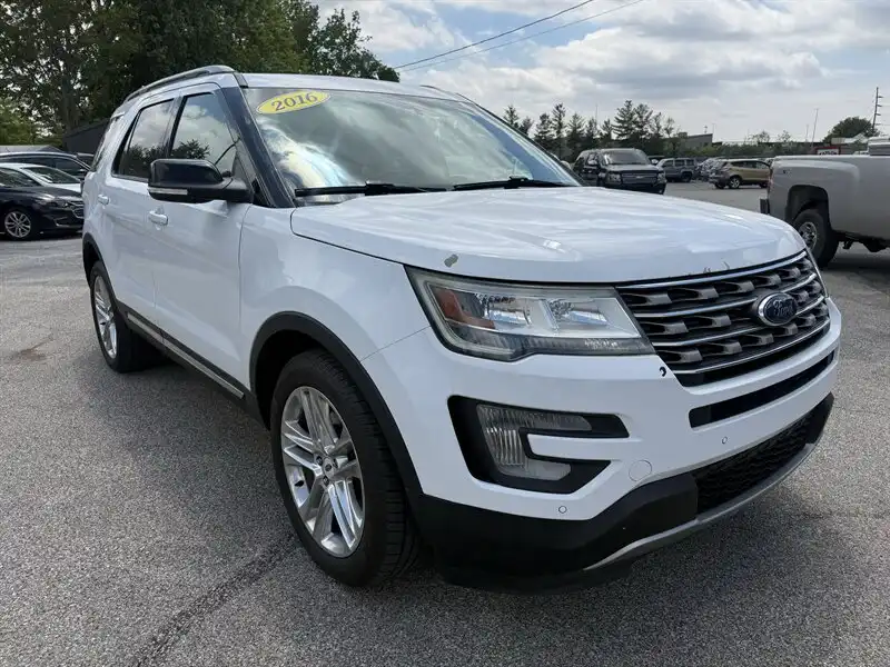 2016 Ford Explorer XLT 4WD's photo