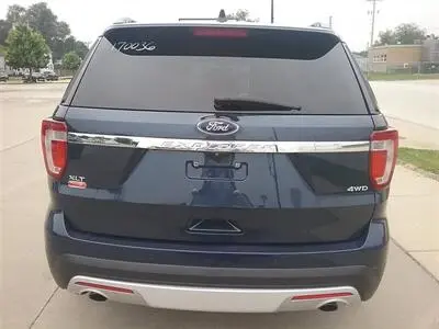 2017 Ford Explorer XLT 4WD photo 5
