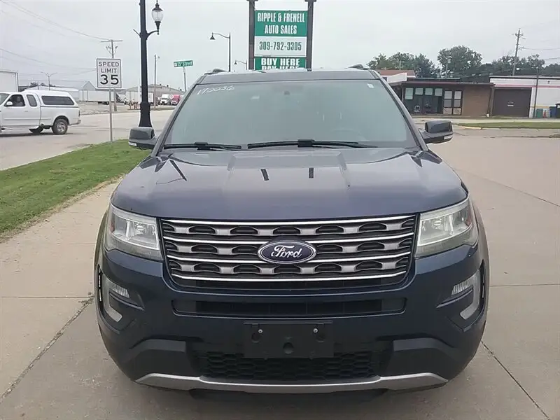 2017 Ford Explorer XLT 4WD photo 1