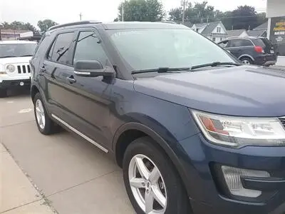 2017 Ford Explorer XLT 4WD photo 4