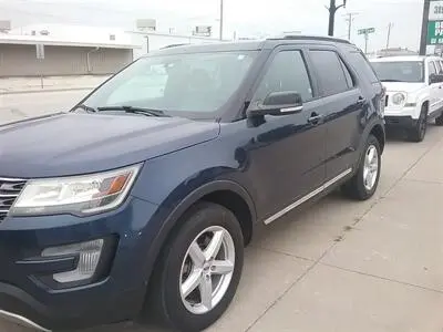 2017 Ford Explorer XLT 4WD photo 3