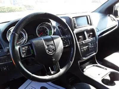 2015 Dodge Grand Caravan SXT Plus photo 5