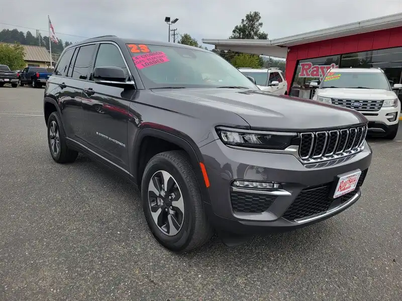 2023 Jeep Grand Cherokee 4xe 4x4's photo