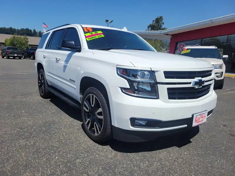 2019 Chevrolet Tahoe 4WD Premier's photo