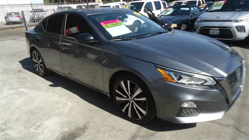 2021 Nissan Altima 2.5 SR's photo