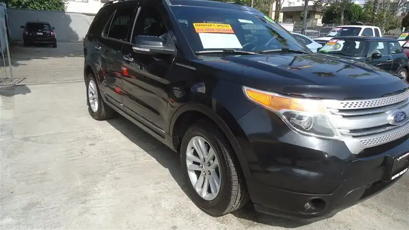 2015 Ford Explorer XLT's photo