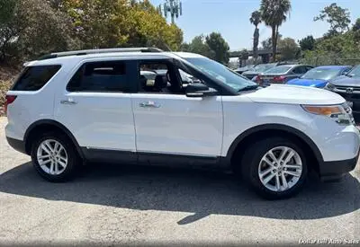 2015 Ford Explorer XLT photo 2