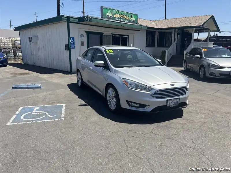 2018 Ford Focus Sedan Titanium's photo