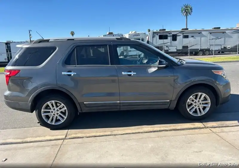 2015 Ford Explorer XLT's photo