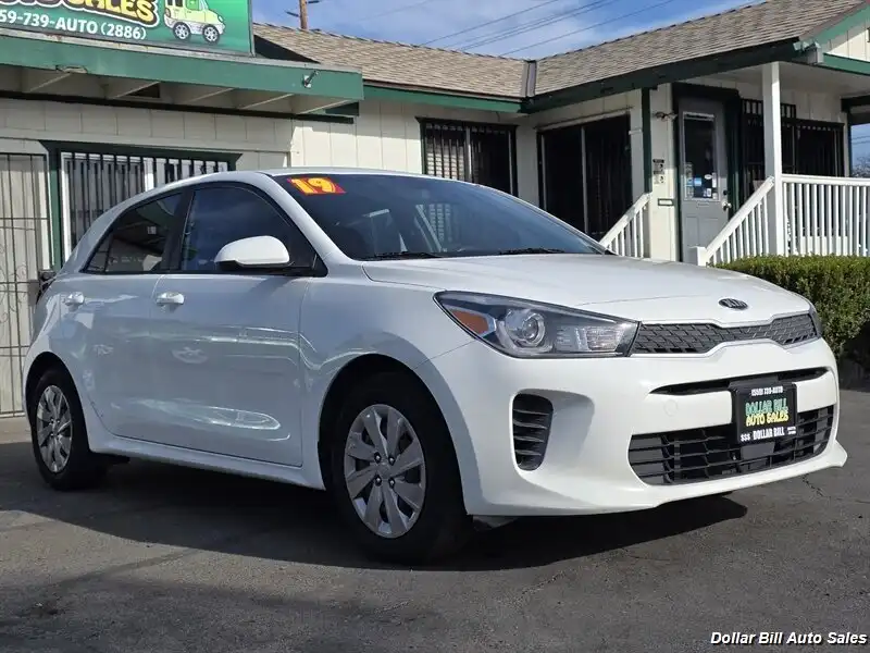 2019 Kia Rio S Auto's photo