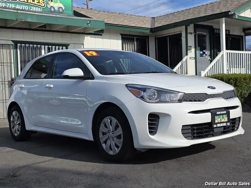 2019 Kia Rio S Auto's photo