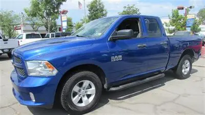 2016 RAM 1500 Express Quad Cab 6'4 photo 3