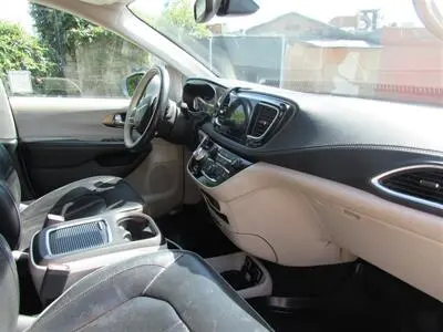 2018 Chrysler Pacifica Limited photo 5