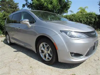 2018 Chrysler Pacifica Limited photo 2