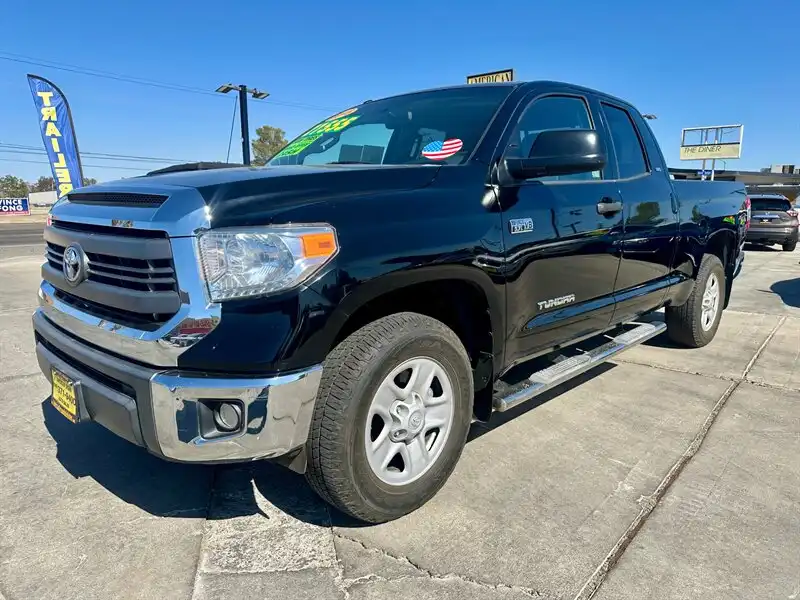 2015 Toyota Tundra 5.7 Auto SR5 Double Cab's photo