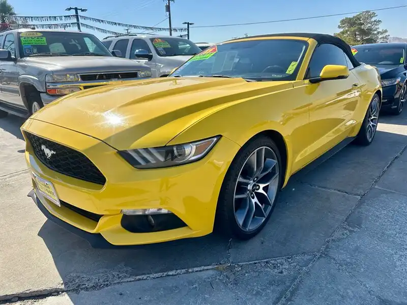 2015 Ford Mustang EcoBoost Convertible Premium's photo
