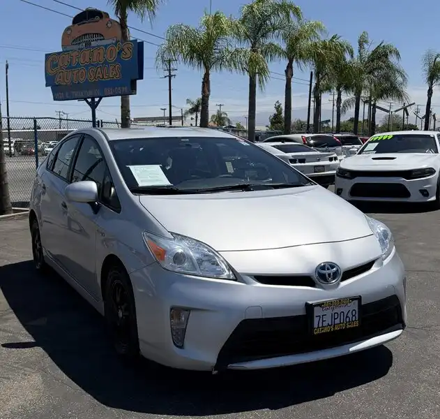2014 Toyota Prius Three's photo
