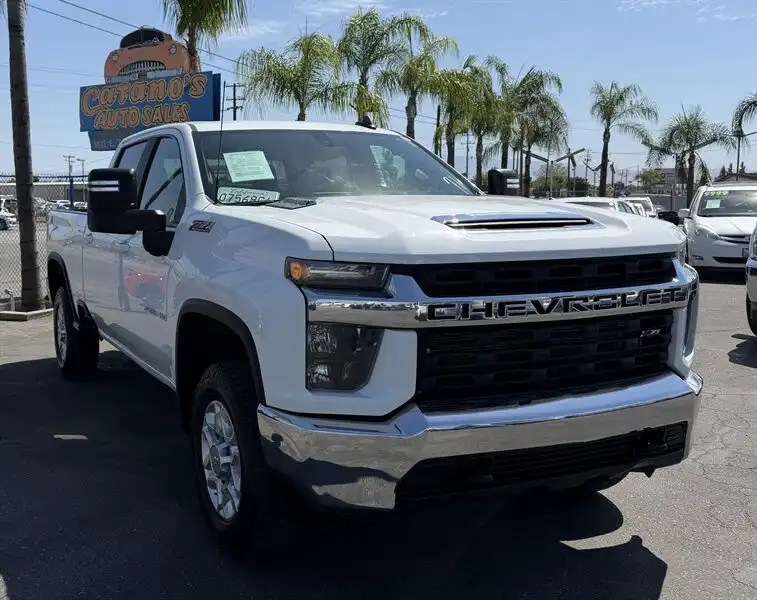 2020 Chevrolet Silverado HD LT 4WD Crew Cab Standard Box's photo