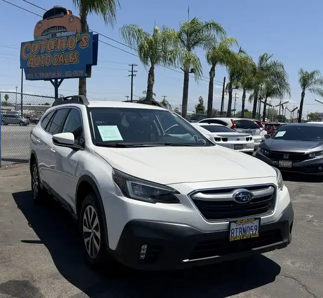2020 Subaru Outback Premium's photo