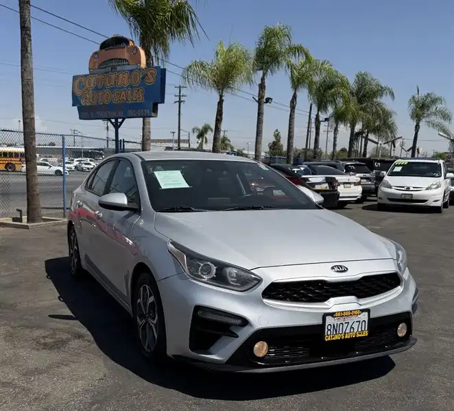 2020 Kia Forte LXS Auto's photo
