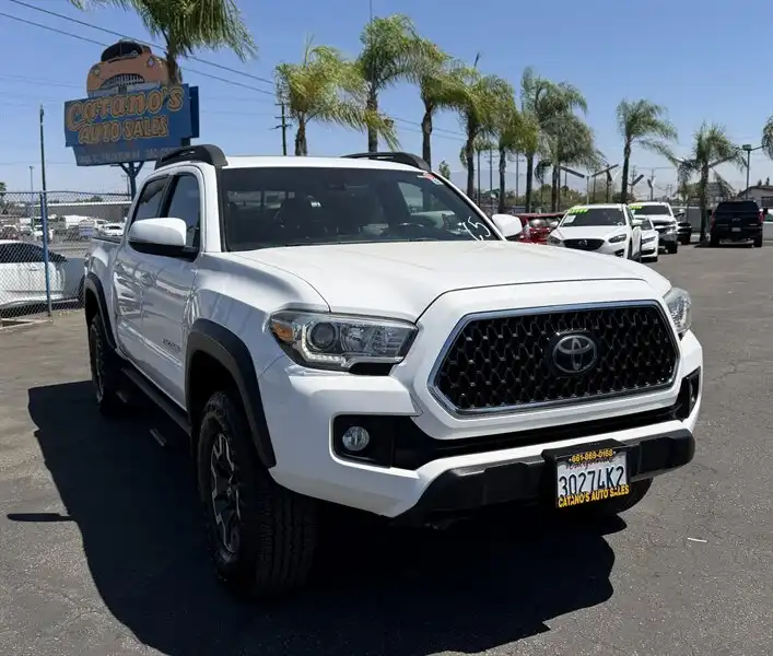 2018 Toyota Tacoma TRD Off-Road Double Cab 4WD V6 Auto Short Bed's photo
