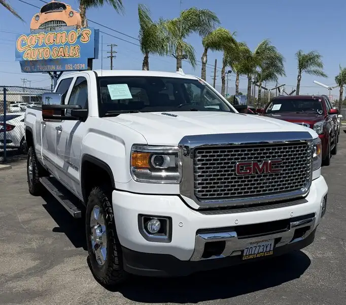 2016 GMC Sierra 4WD Crew Cab Standard Box Denali's photo