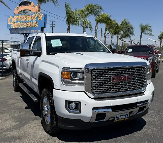 2016 GMC Sierra 4WD Crew Cab Standard Box Denali's photo