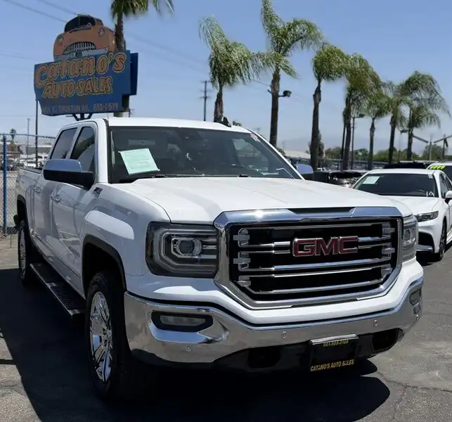 2017 GMC Sierra 4WD Crew Cab Short Box SLT's photo