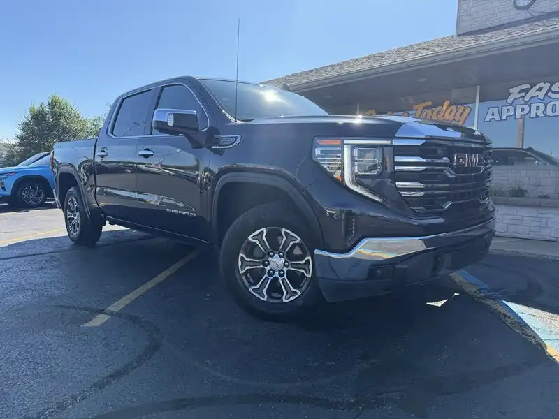 2025 GMC Sierra SLT 4WD Crew Cab Short Box's photo