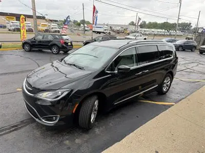 2018 Chrysler Pacifica Touring L Plus photo 4