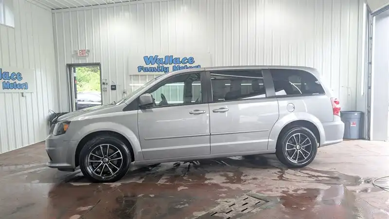 2016 Dodge Grand Caravan SXT Plus's photo