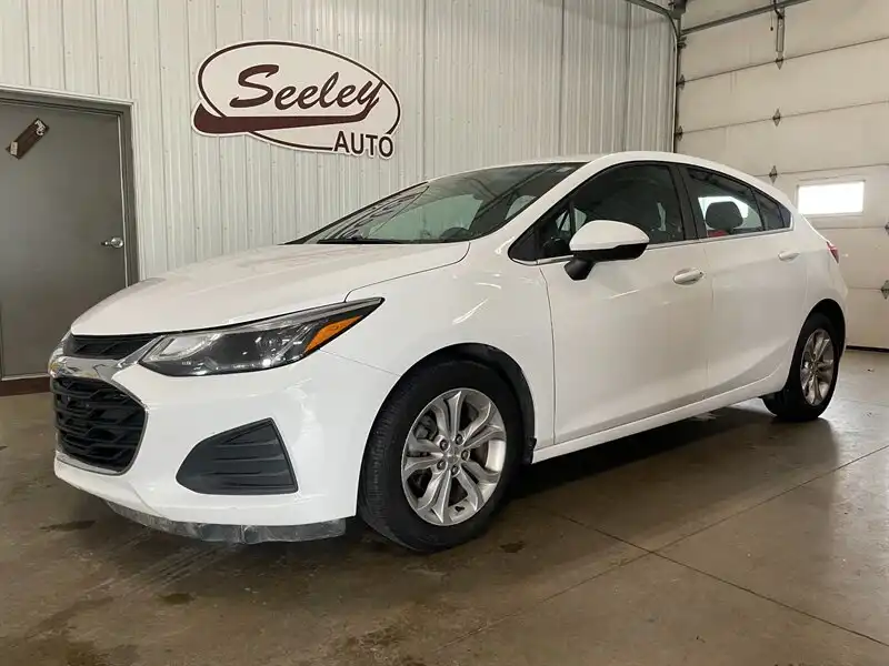 2019 Chevrolet Cruze LT Hatchback Auto's photo