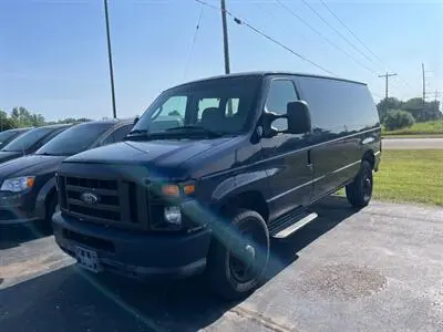 2008 Ford E-Series E-350 Super Duty photo 2